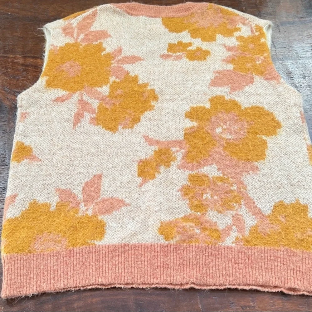Maeve Floral V-Neck Sweater Vest - Picture 7 of 10